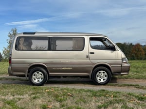 93' Toyota Hiace Van - AWD - Super Custom- RHD JDM Camper — photo 3