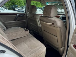 2000 Toyota Crown Majesta V8 — photo 3