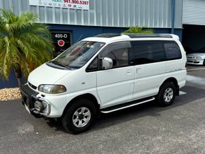 1995 Mitsubishi Delica Space Gear 4WD L400, Automatic transmission, V3.0L Gas, 113k Miles — photo 4