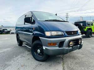 2000 Mitsubishi Delica