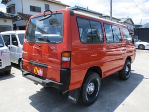 Mitsubishi Delica Star Wagon P25W — photo 6
