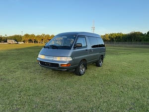 1995 Toyota TownAce 4WD. — photo 2