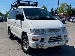 2000 MITSUBISHI DELICA CHAMONIX — photo 2