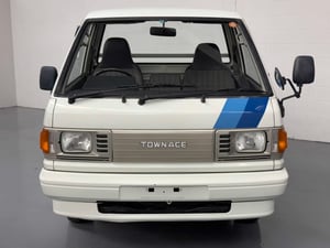 1989 Toyota Townace Custom Truck — photo 2