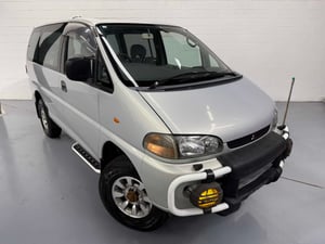 1996 Mitsubishi Delica Space Gear — photo 2