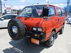 Mitsubishi Delica Star Wagon P25W