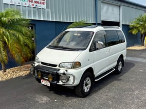 1995 Mitsubishi Delica Space Gear 4WD L400, Automatic transmission, V3.0L Gas, 113k Miles — photo 2