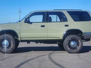 Toyota Hilux Surf — photo 3