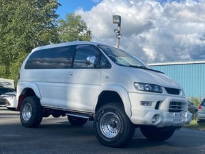 JDM Mitsubishi Delica 4WD, Low km $11900 — photo 2