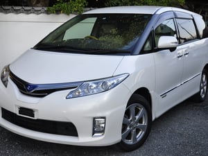 2009 Toyota Estima 4WD Hybrid 8 Seater — photo 5