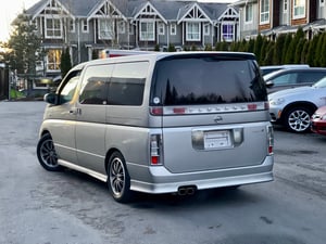 Nissan Elgrand 3.5 L Rider S — photo 2