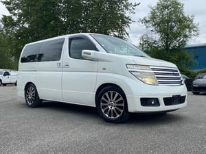 JDM NISSAN ELGRAND 2003 — photo 2