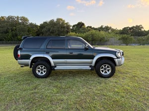 1996 Toyota Hilux Surf — photo 4