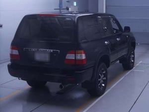 Toyota Land Cruiser UZJ100  September 1999 — photo 2