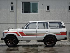 Toyota Land Cruiser 60 HJ60V 1987 October — photo 2