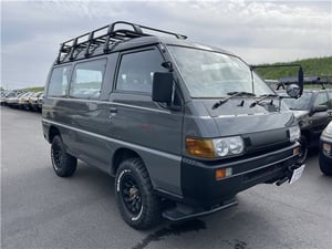 Mitsubishi Delica Star Wagon GLX 4WD