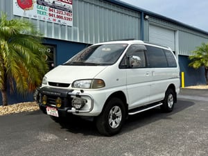 1995 Mitsubishi Delica Space Gear 4WD L400, Automatic transmission, V3.0L Gas, 113k Miles — photo 3
