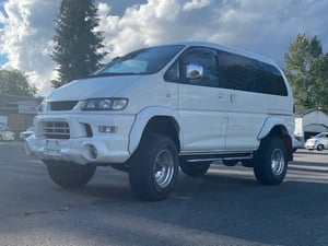 JDM SUPER LIFTED(ALTERED SUSPENSION)MITSUBISHI DELICA