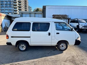 1998 Toyota Townace Van with Dual Sliding Door 82,000 Miles — photo 2