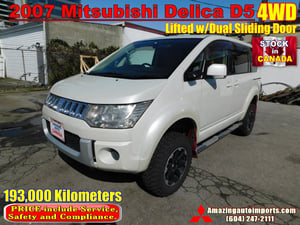 2007 Mitsubishi Delica D5 4WD Lift w/Dual Sliding Door 193,000 km
