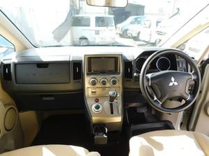 2007 Mitsubishi Delica D5 4WD Lift w/Dual Sliding Door 193,000 km — photo 3