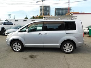 2007 Mitsubishi Delica D5 4WD with Roof Rack & Ladder 177km Canada Stock — photo 2