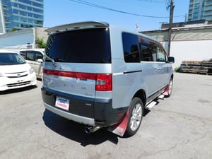 2007 Mitsubishi Delica D5 4WD w/Dual Sliding Door 153 km Stock in Canada — photo 2