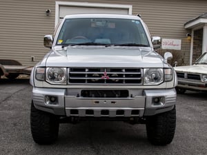 Mitsubishi Pajero Exceed Wide Body — photo 2