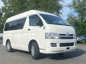 JDM TOYOTA HIACE HIGH ROOF 2006 LOW MILAGE $ 16900
