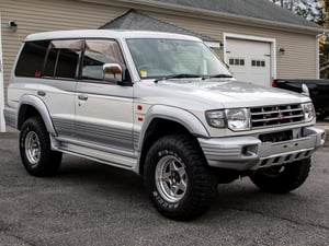 Mitsubishi Pajero Exceed Wide Body — photo 4