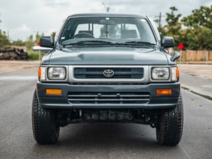 1992 Toyota Hilux Pickup — photo 2