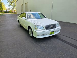 2000 Toyota Crown Royal Extra JDM Import – RHD – Extremely Low Mileage Luxury Sedan