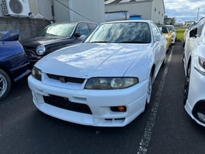 Nissan Skyline GT-R V spec BCNR33 — photo 3