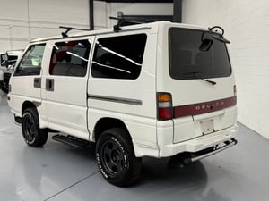 1998 Mitsubishi Delica Star Wagon — photo 4