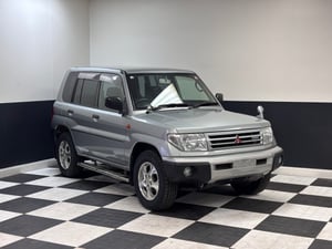 2000 Mitsubishi Pajero IO