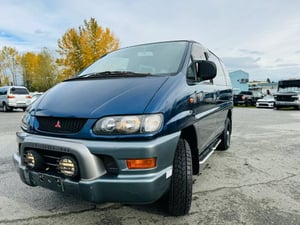 2000 MITSUBISHI DELICA SPACE GEAR — photo 2