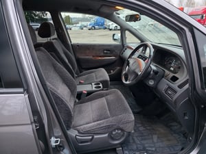 2000 Honda Odyssey Prestige - Low Miles — photo 2