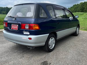 1996 Toyota Ipsum — photo 4