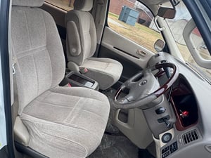 2000 Toyota Grand Hiace The Passenger Compartment (LxWxH),Inch 113x64x53 — photo 5