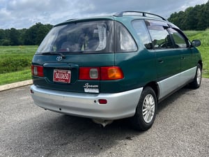 1996 Toyota Ipsum — photo 4