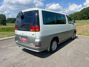 1997 Nissan Elgrand Passenger Compartment (LxWxH),Inch 119x64x50 — photo 3