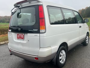 1998 Toyota Townace Noah 4x4 — photo 3