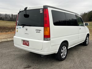 1998 Honda StepWagon Passenger Compartment Mesurment (LxWxH),108x62x52 inch — photo 4