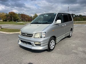 1999 Toyota Town Ace Noah — photo 2
