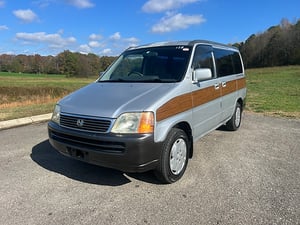 1997 Honda Stepwagon 4x4 Passenger Compartment Mesurment (LxWxH),108x62x52 inch — photo 2