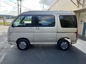1997 Daihatsu Atrai Classic Mini Van — photo 4