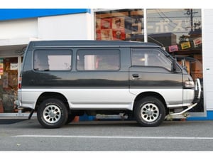 Mitsubishi Delica Star Wagon P35W — photo 3