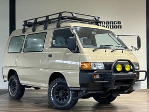 Mitsubishi Delica Star Wagon — photo 2