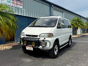 1995 Mitsubishi Delica