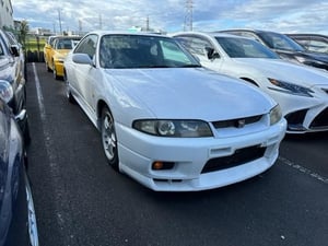 Nissan Skyline GT-R V spec BCNR33